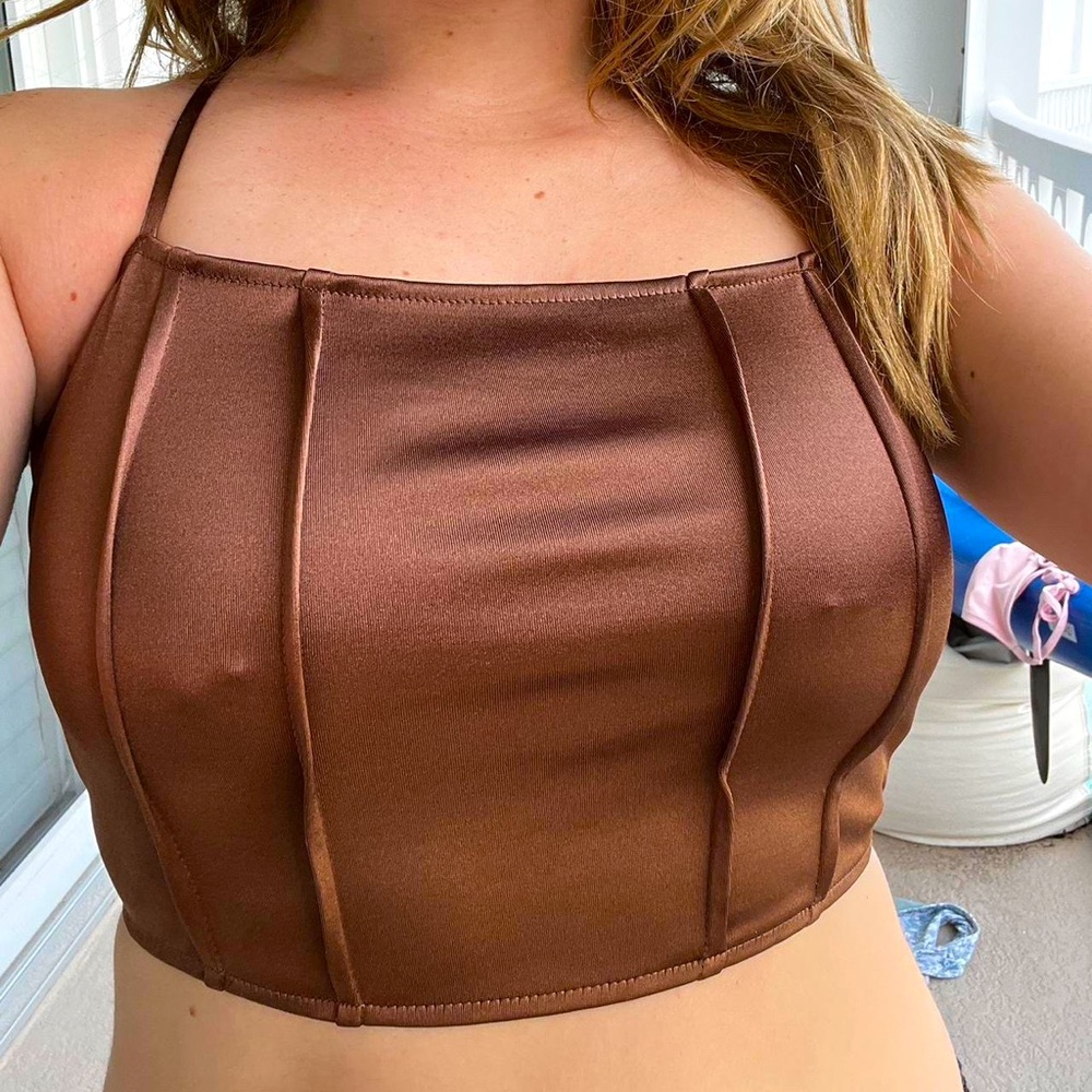 Sexy silk material cropped corset from pacsun in perfect condition size small